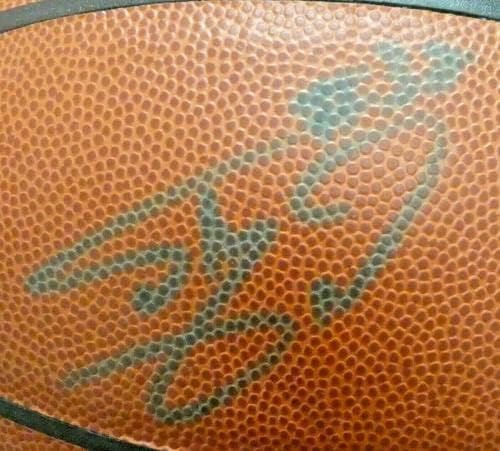 Shaquille O'Neal potpisala je košarku s JSA CoA - košarkama s autogramima
